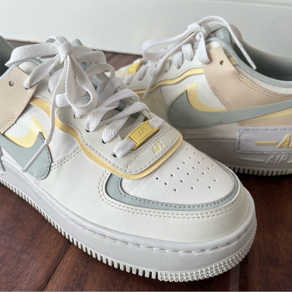 Nike AirForce size 7.5 - Picture 3 of 13